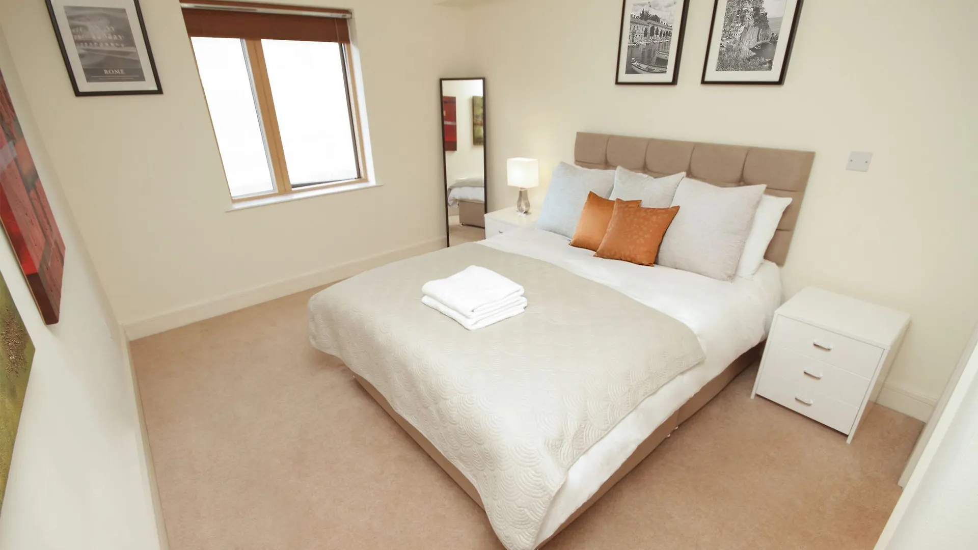 Grand Canal Quay Sleeps 8 Dublin İrlanda