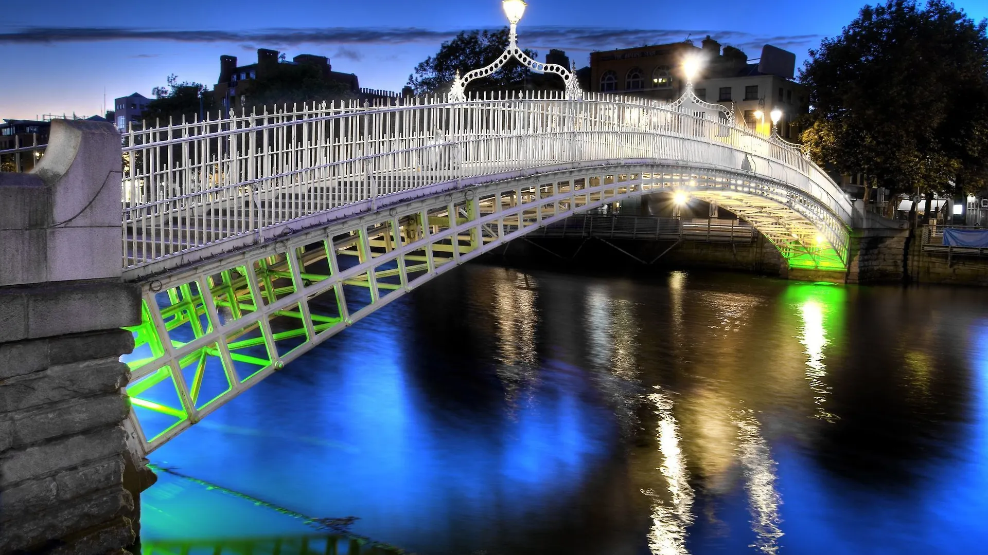 Grand Canal Quay Sleeps 8 Dublin 0*,