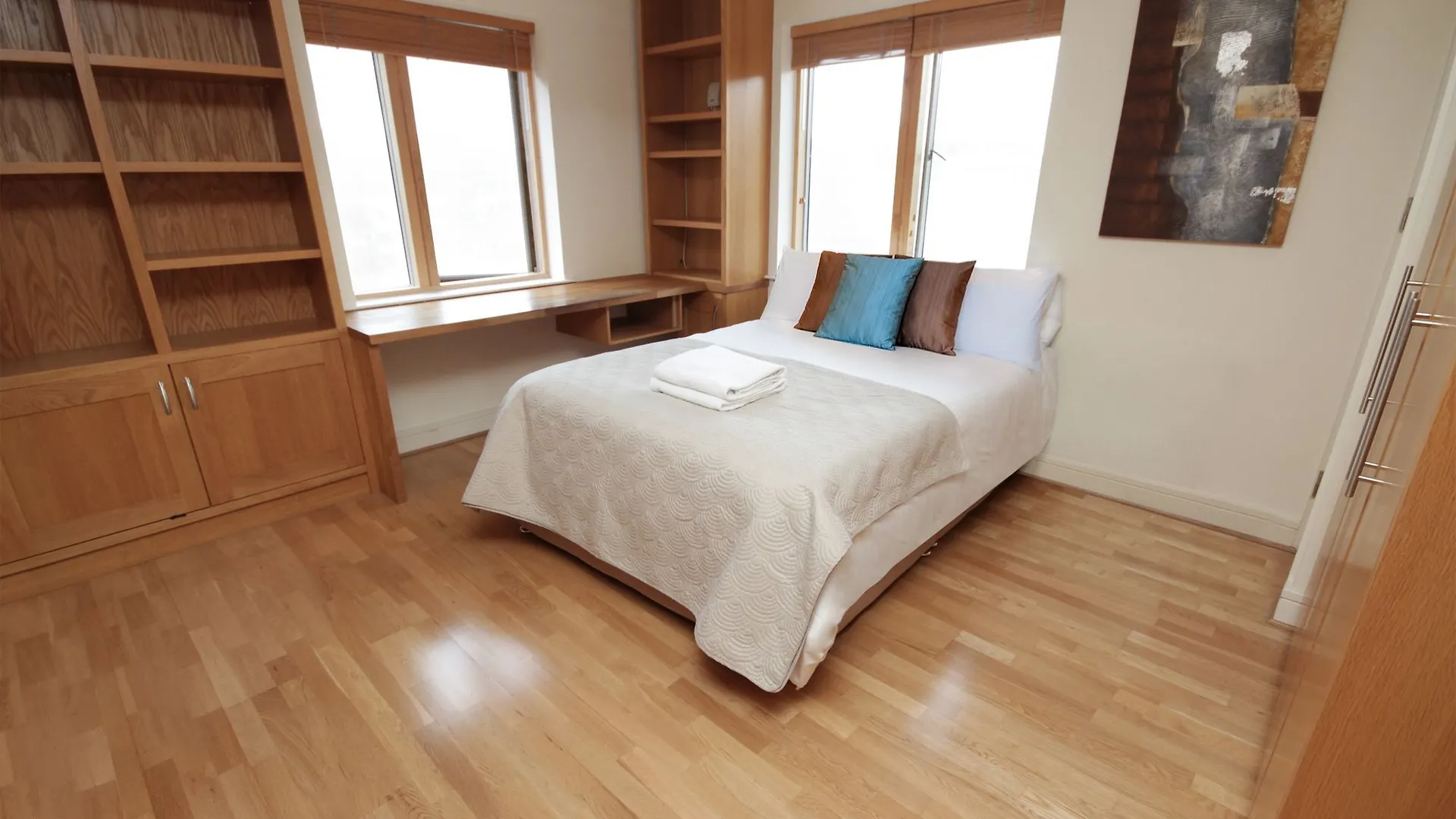 Grand Canal Quay Sleeps 8 Dublin 0*,  Irsko